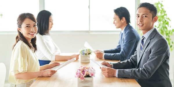 人気の婚活パーティーに優先案内